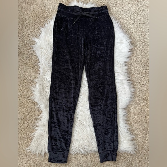 lululemon athletica Pants - {Lululemon} Ready to Crush Jogger in Black - Women's 4